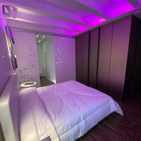 Welcome Traveller Atmosphere